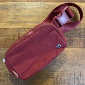 Lululemon Everywhere Belt Bag 1L